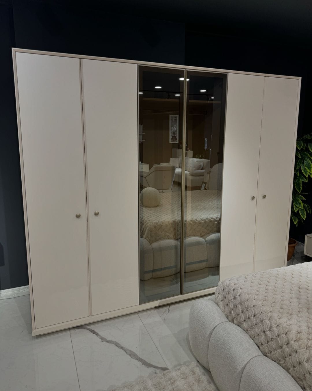 غرفه نوم لاورا - الصورة 3