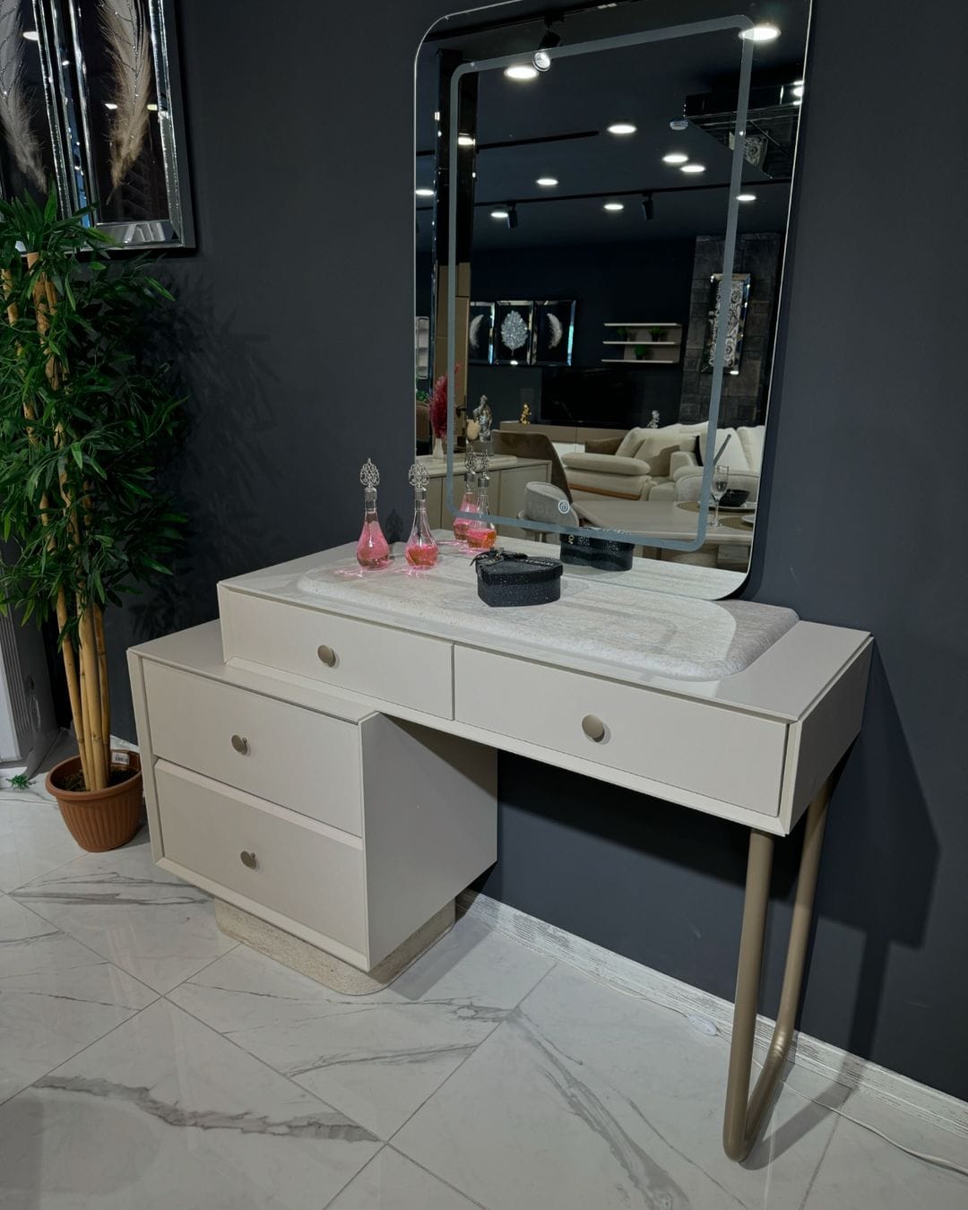 غرفه نوم لاورا - الصورة 4