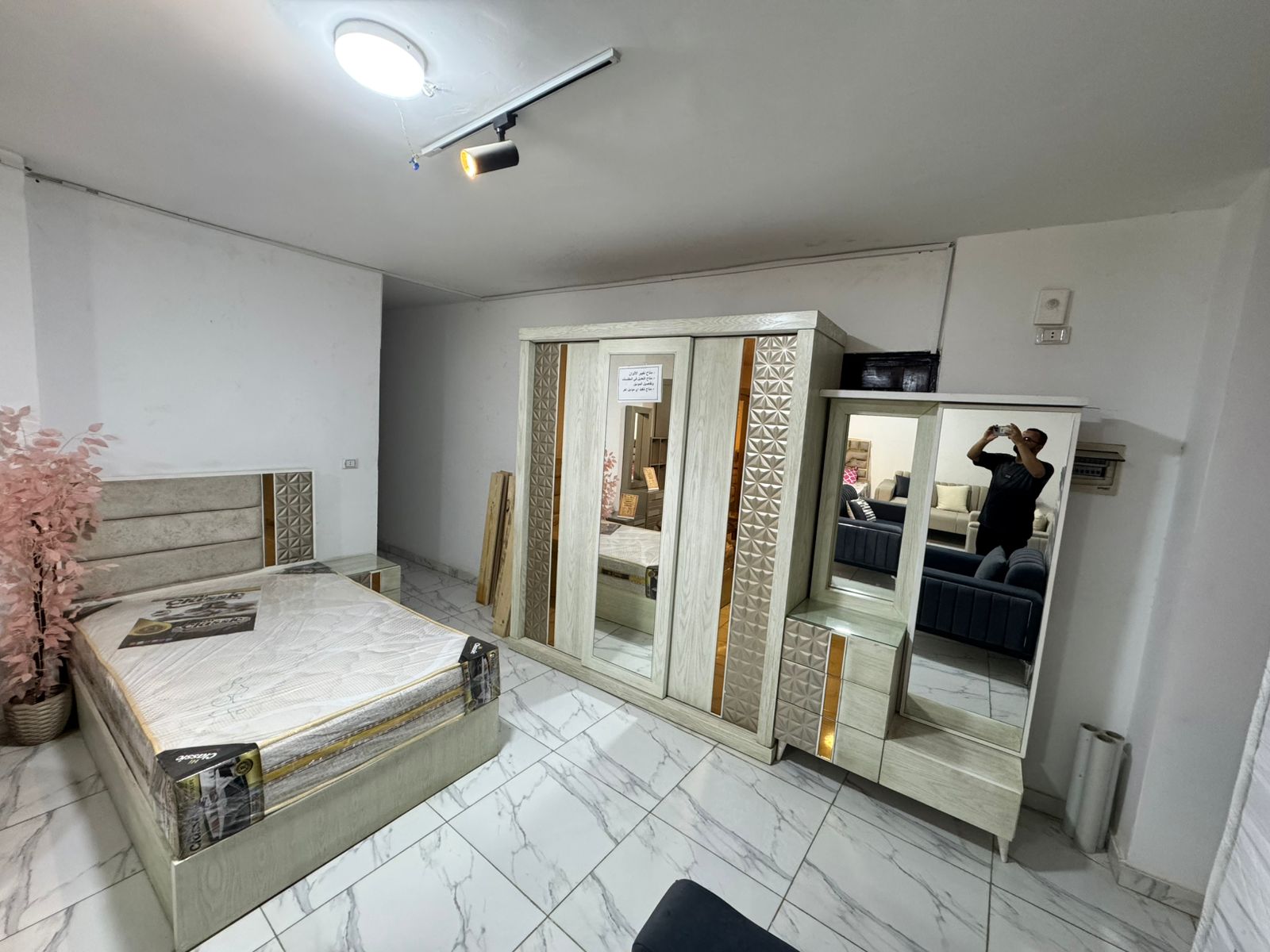 غرفه شبابي امون